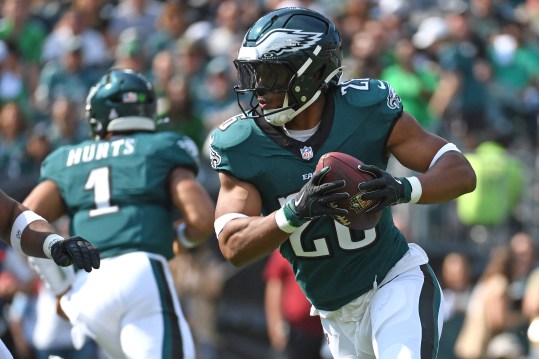 Oct 13, 2024; Philadelphia, Pennsylvania, USA; Philadelphia Eagles running back Saquon Barkley (26) runs with the football against the Cleveland Browns at Lincoln Financial Field. Mandatory Credit: Eric Hartline-Imagn Images