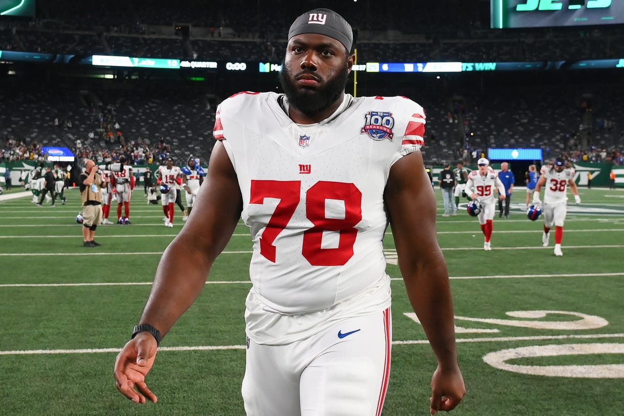 NFL: New York Giants at New York Jets Aug 24, 2024; East Rutherford, New Jersey, USA; New York Giants offensive tackle Andrew Thomas (78) walks off the field following the game against the New York Jets at MetLife Stadium. Mandatory Credit: Rich Barnes-Imagn Images