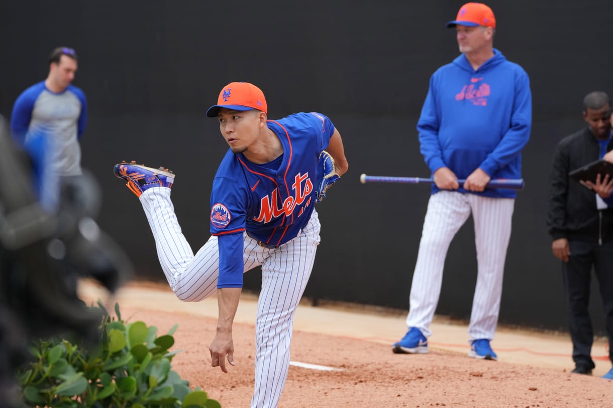MLB: New York Mets-Workouts Feb 19, 2024; Port St. Lucie, FL, USA; New York Mets starting pitcher Kodai Senga (34) warms-up during workouts at spring training. Mandatory Credit: Jim Rassol-USA TODAY Sports
