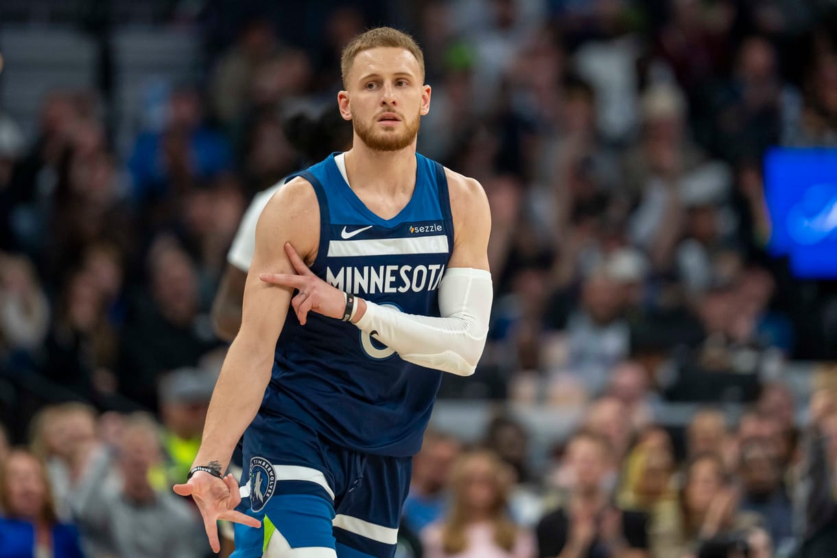 NBA: Miami Heat at Minnesota Timberwolves donte divincenzo, Warriors