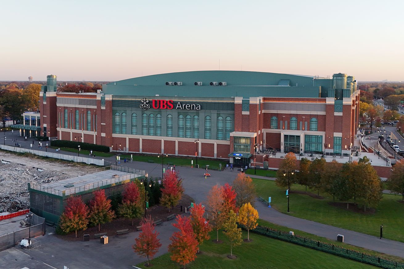 Detroit Red Wings v New York Islanders
