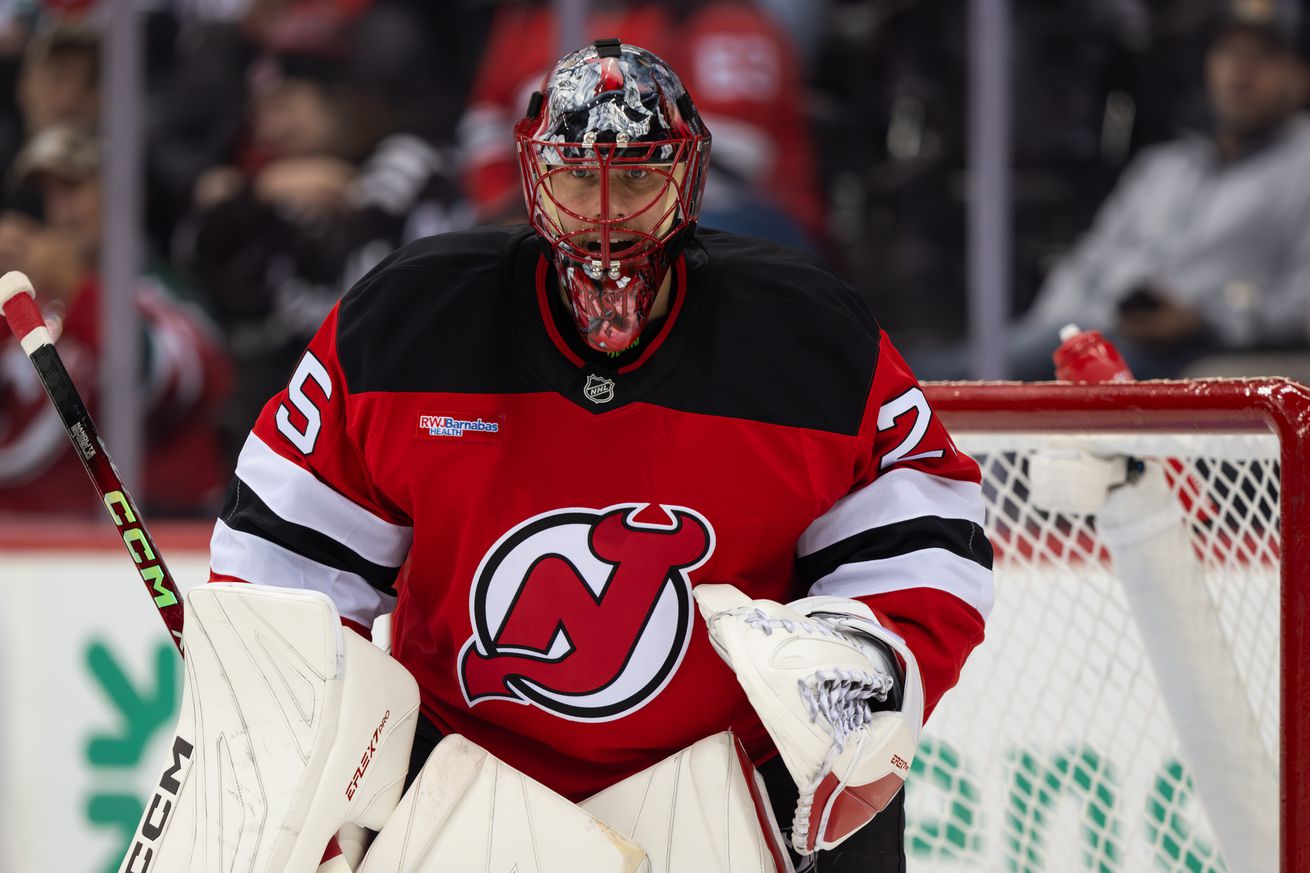 Carolina Hurricanes v New Jersey Devils