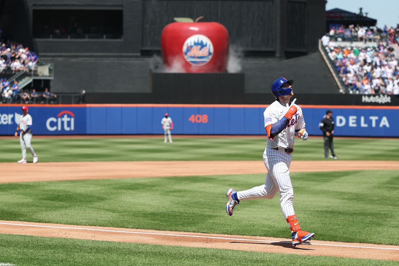 Philadelphia Phillies v New York Mets