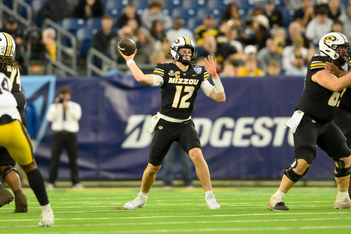 NCAA Football: Music City Bowl-Iowa at Missouri, brady cook, new york jets NCAA Football: Music City Bowl-Iowa at Missouri, brady cook, new york jets