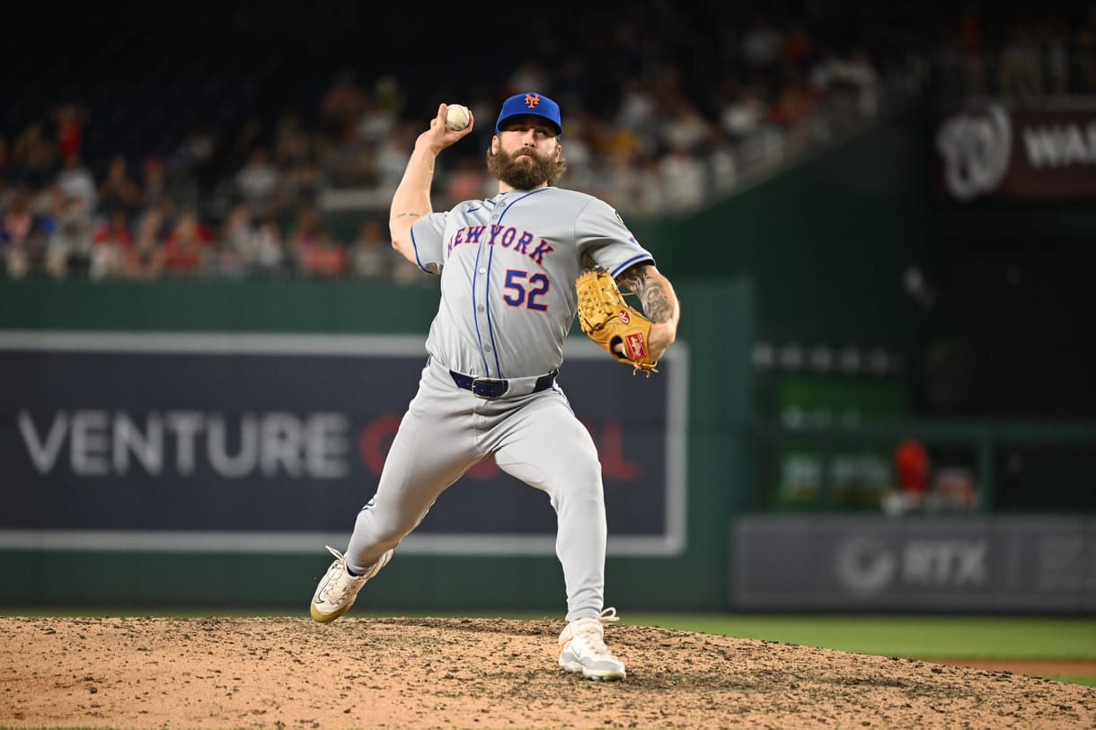 MLB: New York Mets at Washington Nationals Jul 3, 2024; Washington, District of Columbia, USA; New York Mets relief pitcher Ty Adcock (52) throws a pitch against the Washington Nationals during the eighth inning at Nationals Park. Mandatory Credit: Rafael Suanes-USA TODAY Sports