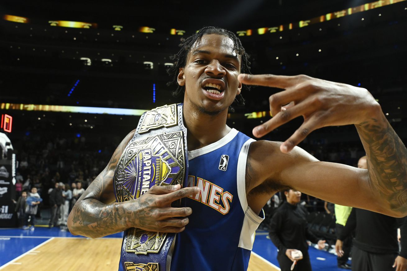 Capitanes Guard Dink Pate #1 celebrating after the NBA G...