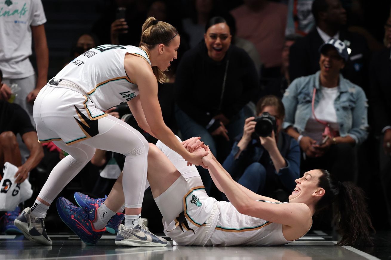 Chicago Sky v New York Liberty