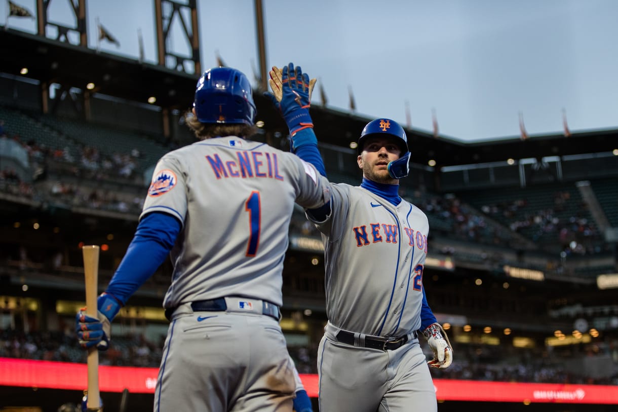 MLB: New York Mets at San Francisco Giants Apr 20, 2023; San Francisco, California, USA; New York Mets first baseman Pete Alonso (20) is congratulated by right fielder Jeff McNeil (1) after hitting a two-run home run against the San Francisco Giants during the fourth inning at Oracle Park. Mandatory Credit: John Hefti-Imagn Images
