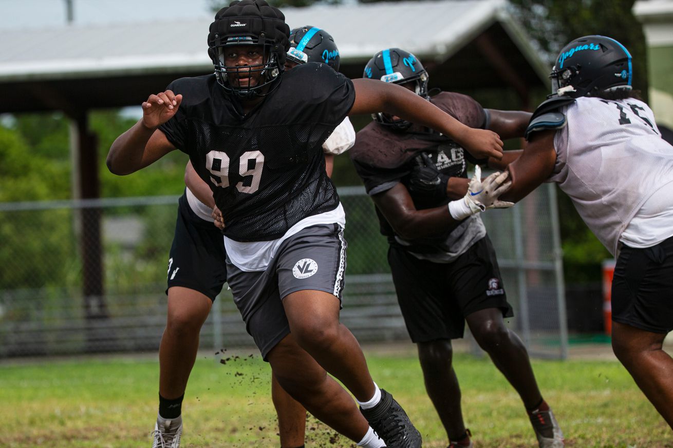 Syndication: The News-Press