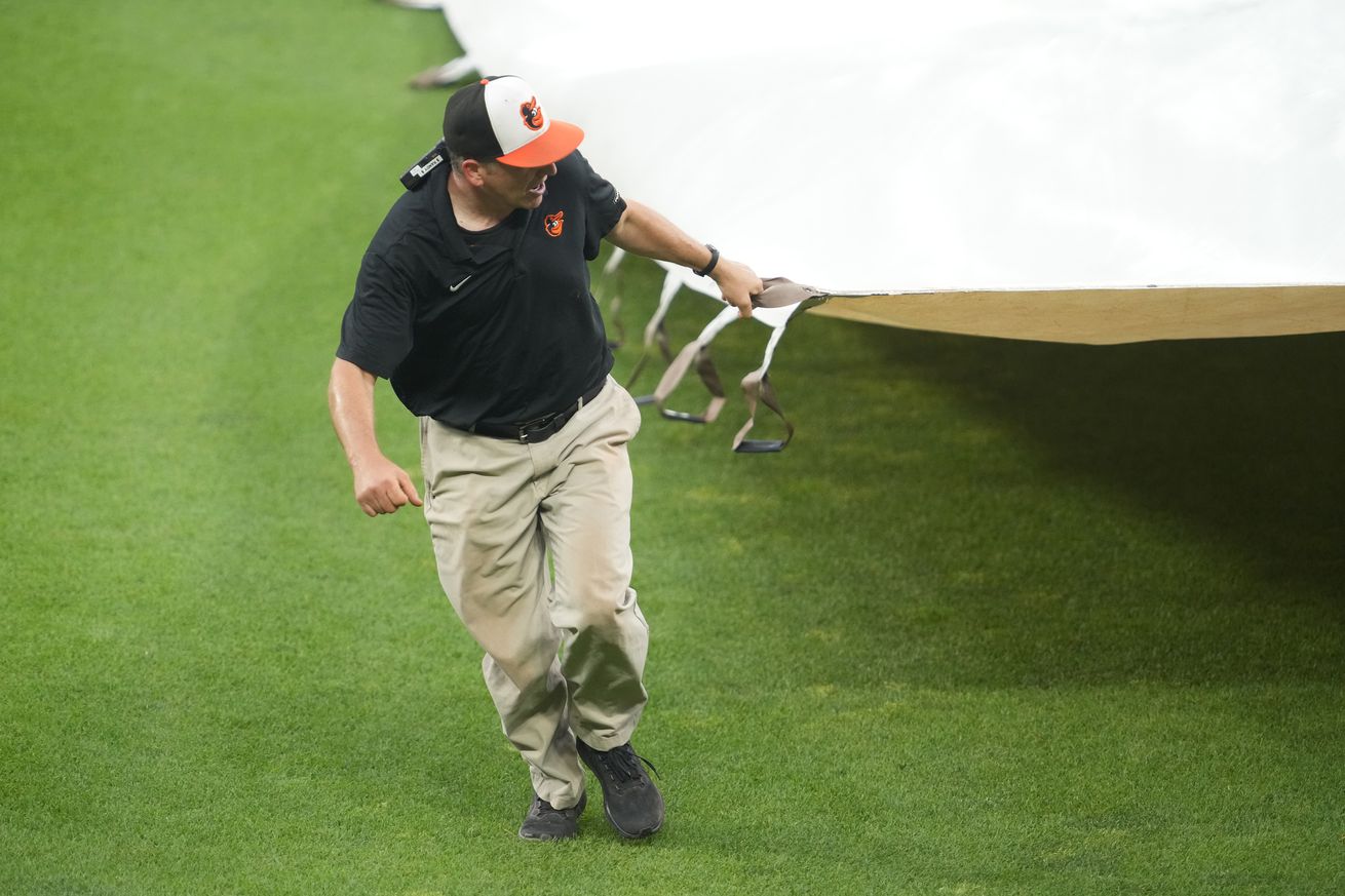 Los Angeles Angels v Baltimore Orioles