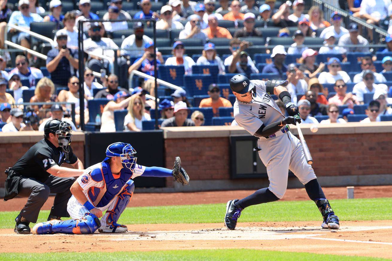 New York Yankees v New York Mets