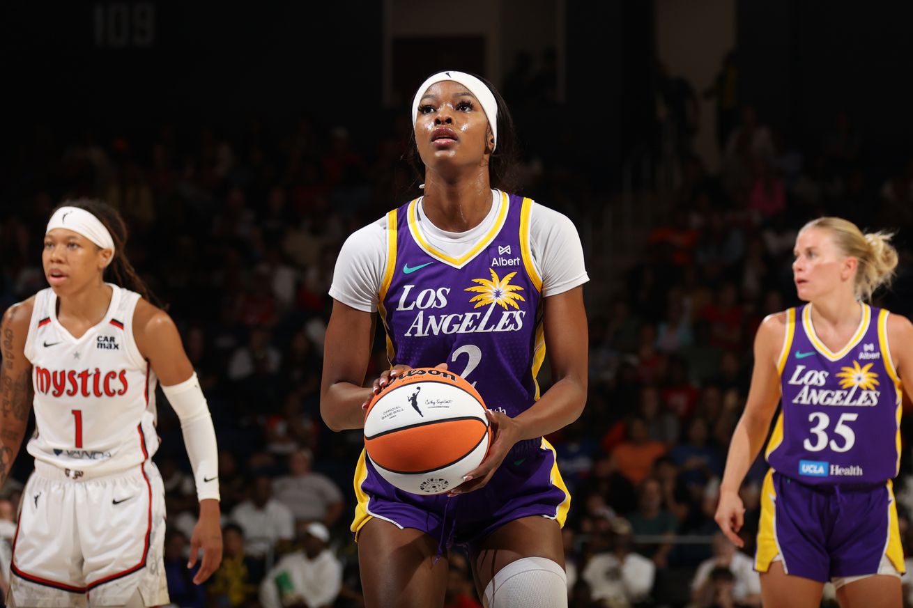 Los Angeles Sparks v Washington Mystics