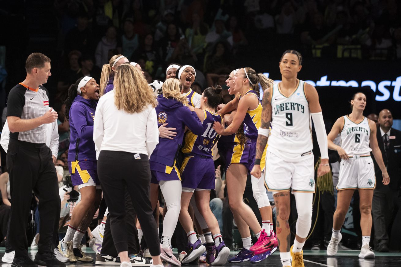 Los Angeles Sparks v New York Liberty