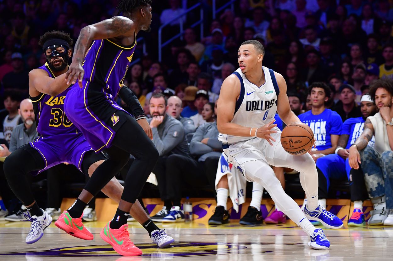 NBA: Dallas Mavericks at Los Angeles Lakers NBA: Dallas Mavericks at Los Angeles Lakers
