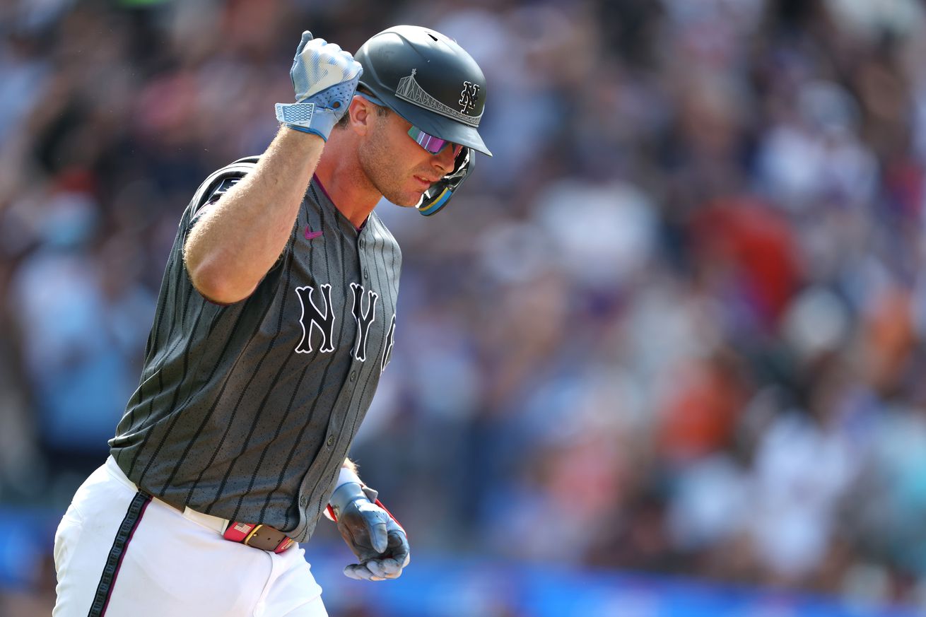 San Francisco Giants v New York Mets