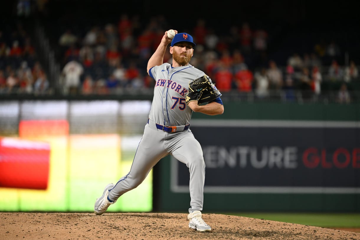 MLB: New York Mets at Washington Nationals Jul 1, 2024; Washington, District of Columbia, USA; New York Mets relief pitcher Reed Garrett (75) prepares the throw a pitch against the Washington Nationals during the tenth inning at Nationals Park. Mandatory Credit: Rafael Suanes-USA TODAY Sports