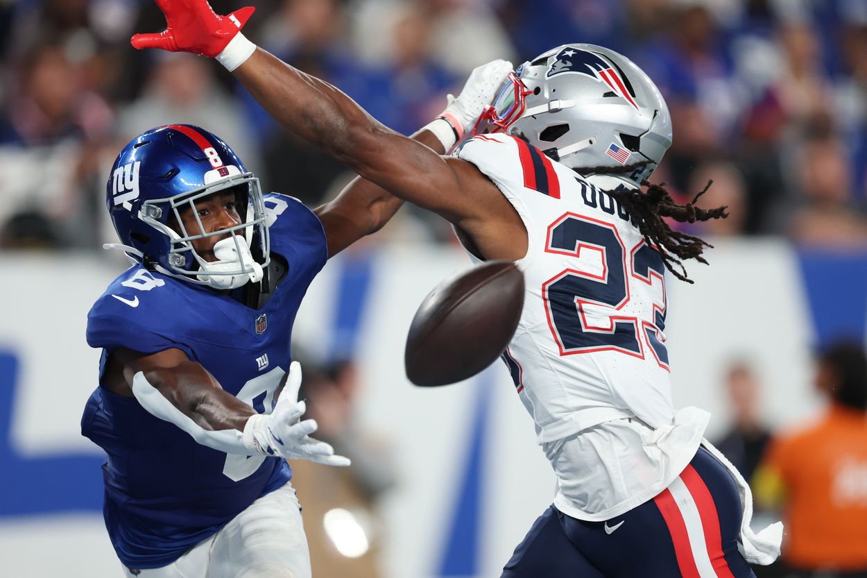 Kyle Dugger, Beaux Collins, NFL: New England Patriots at New York Giants