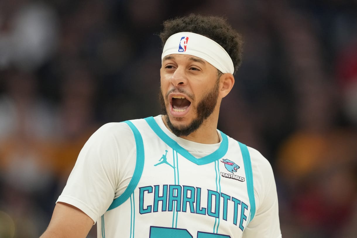 NBA: Charlotte Hornets at Golden State Warriors Feb 23, 2024; San Francisco, California, USA; Charlotte Hornets guard Seth Curry (30) during the first quarter against the Golden State Warriors at Chase Center. Mandatory Credit: Darren Yamashita-Imagn Images