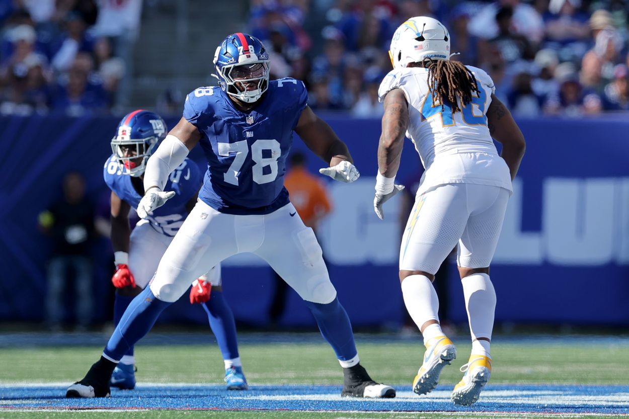 andrew thomas, NFL: Los Angeles Chargers at New York Giants