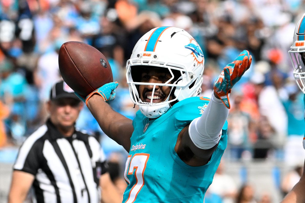 NFL: Miami Dolphins at Carolina Panthers Jaylen Waddle, Giants, NFL: Miami Dolphins at Carolina Panthers