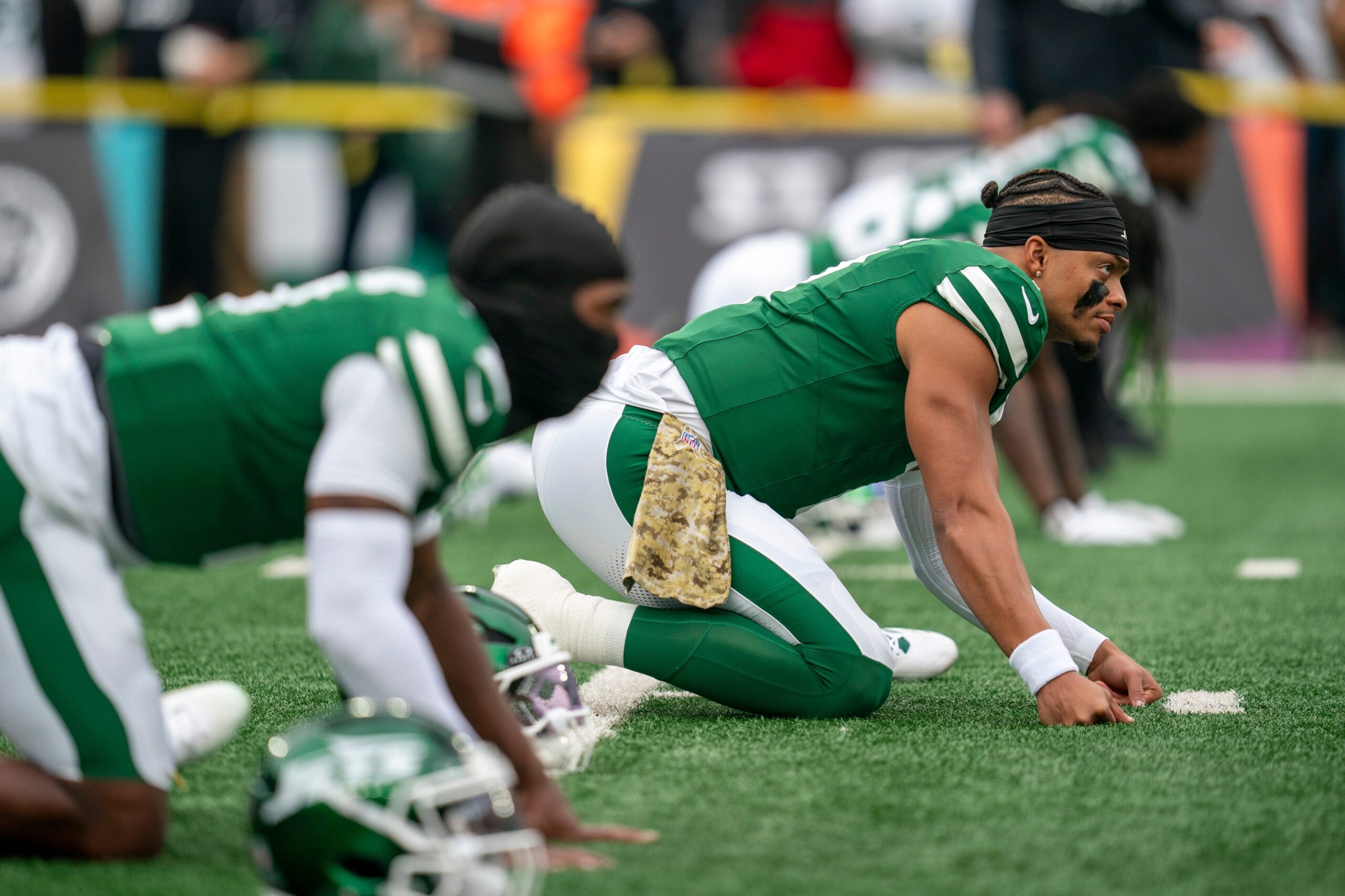 Tyrod Taylor - Justin Fields