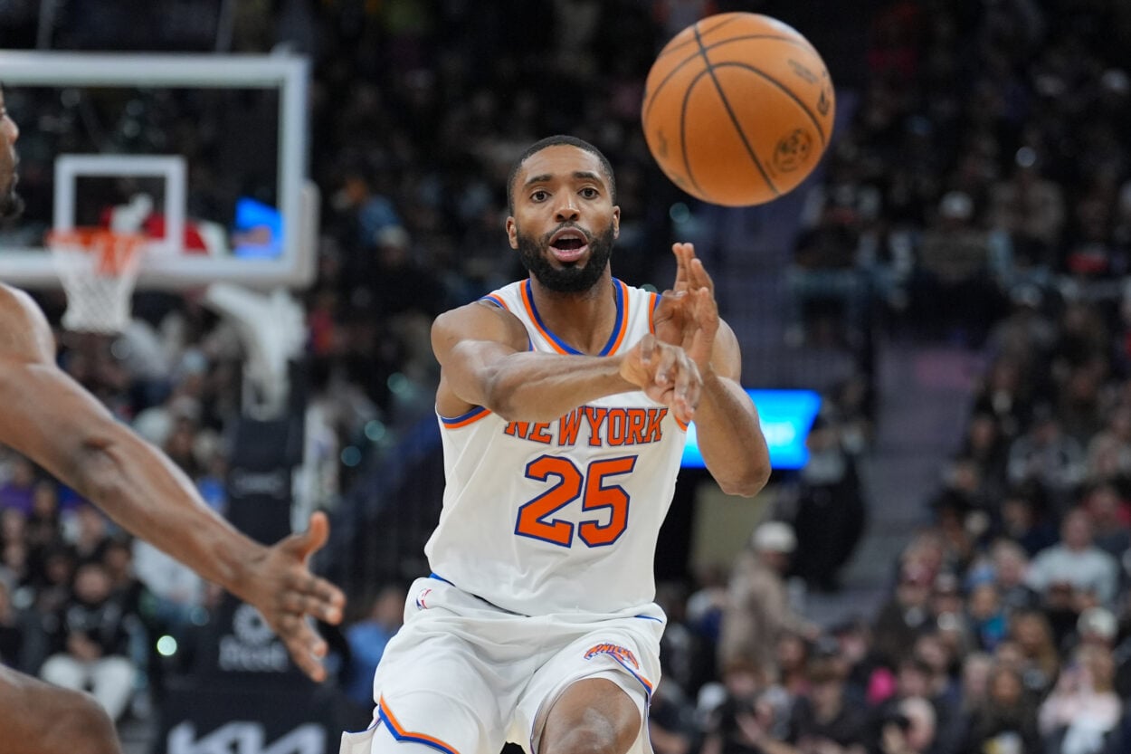 NBA: New York Knicks at San Antonio Spurs
